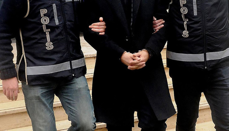 İstanbul merkezli FETÖ operasyonu: 32 gözaltı