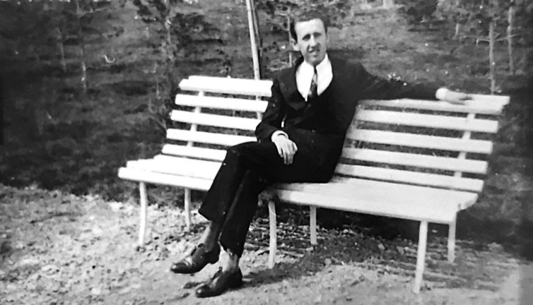 Orhan Veli Kanık kimdir ne zaman öldü? Orhan Veli Kanık şiirleri