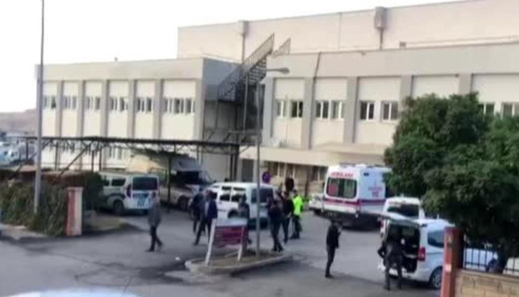 Siirt'te seyir halindeki traktör ikiye bölündü