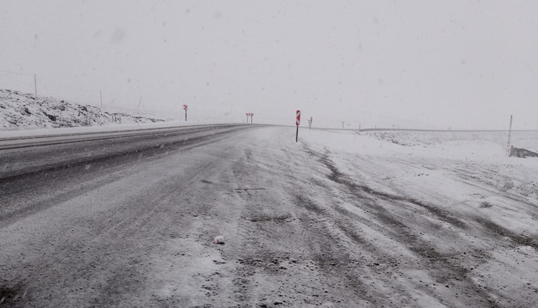 Ardahan'da kar yağışı etkili oluyor