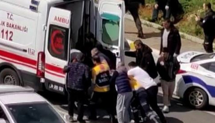 İstanbul'da otomobile silahlı saldırı. Ölü ve yaralı var