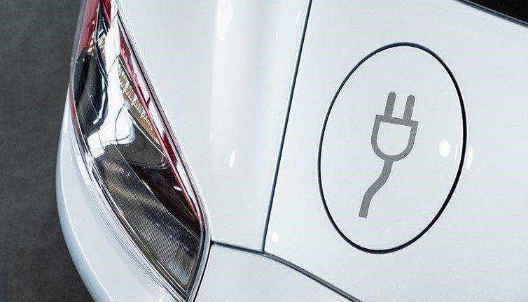 Dünyada elektrikli araç satışları 2024'te rekor kırdı