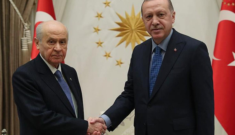 AKP’nin ‘ortak liste’ hesabı tutmadı. Aday listelerinin YSK’ya verilmesine saatler kala kulislerden yansıdı