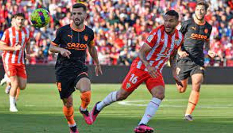 Almeria Valencia'yı ateşe attı