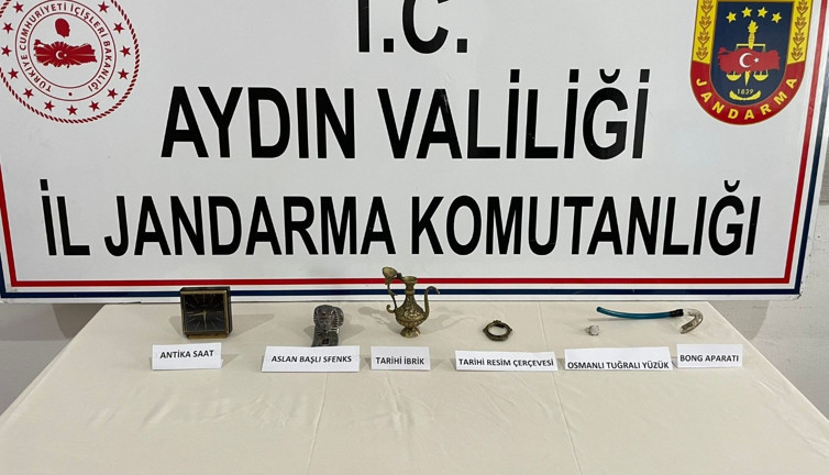 Şüpheli otomobilde tarihi eserler ele geçirildi