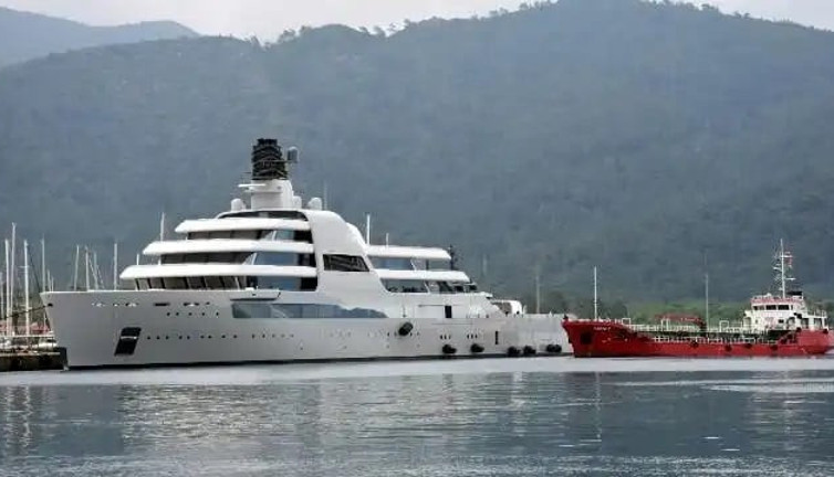 Rus milyarder Abramoviç depoyu 15 Milyona fulledi