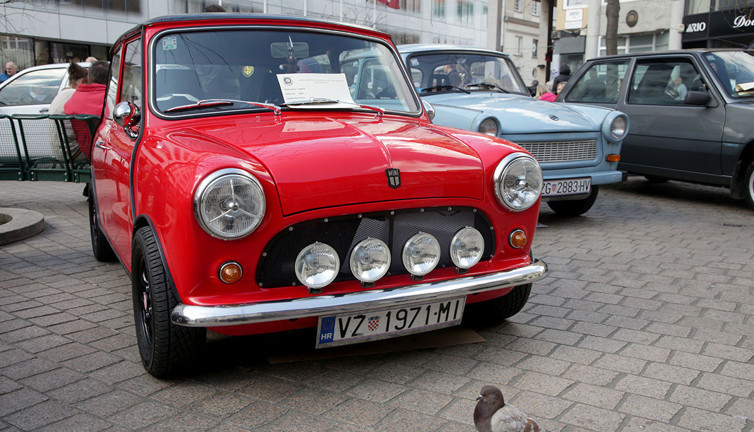 Klasik otomobil meraklıları Zagreb'de bir araya geldi