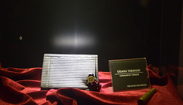 Cumhuriyet dönemi eserleriyle tarihi yaşatıyorlar