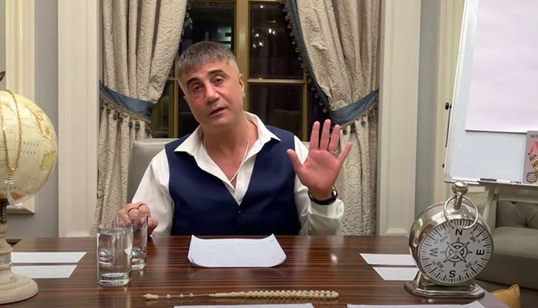 Sedat Peker’den yeni hamle. Önce paylaştı sonra sildi. Ama herkes mesajı aldı