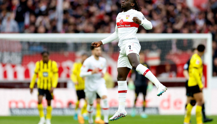 Dortmund fırsat tepti