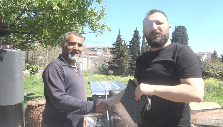 Bulduğu 2 bin 500 doları sahibine teslim etti