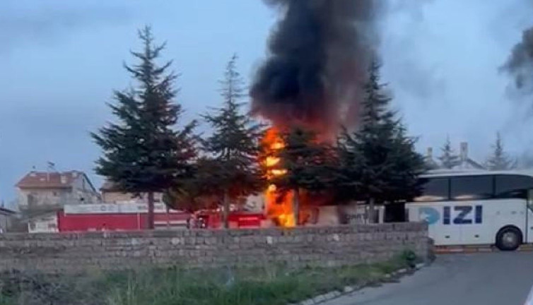 Nevşehir'de 38 yolcu taşıyan otobüs alev aldı