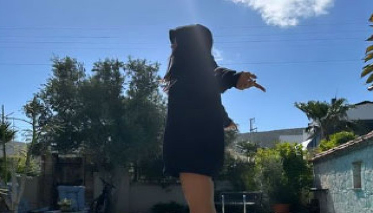 Simge Sağın'dan takipçilerine müjdeli haber. Eski sevgilisiyle müzik kampına girmişti