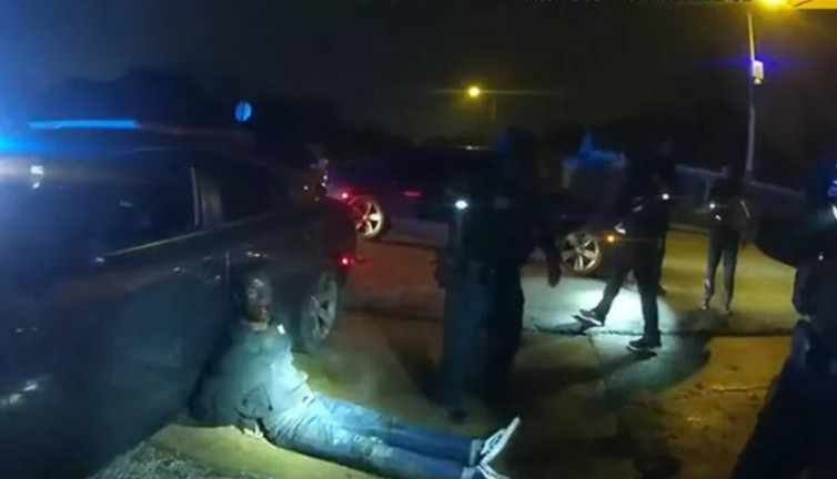 Polisler tarafından dövülerek öldürülen siyahi gencin ailesi dava açtı