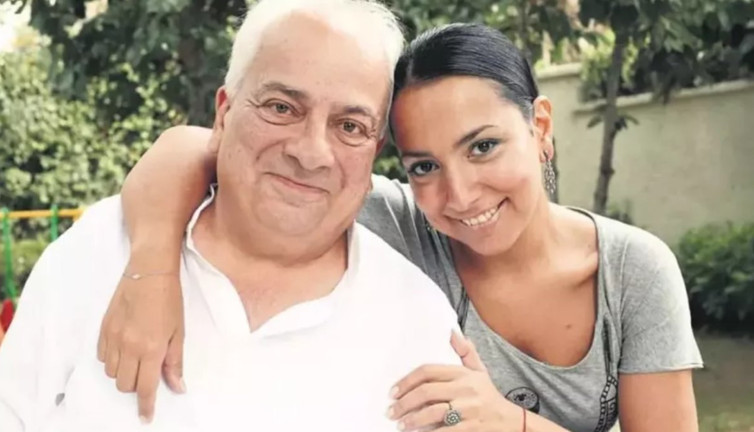 Zeynep Alasya'dan babasına duygusal mesaj. Zeki Alasya doğum gününde unutulmadı