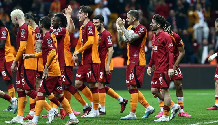 Galatasaray'ın dört ismi tehlikede