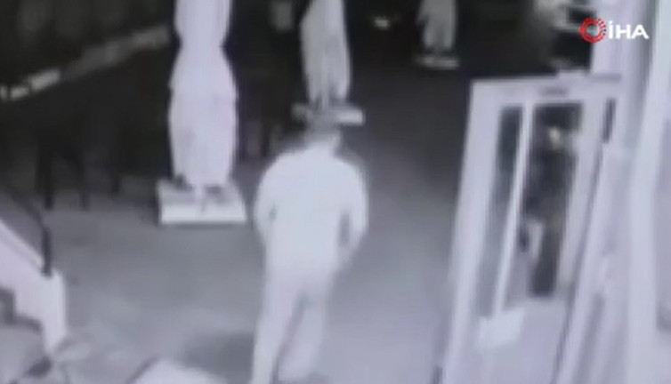 2 cinayetten aranıyordu. Yakalanacağını anlayınca kendisini vurdu