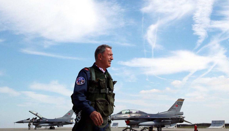 Bakan Akar'dan 'Dünya Pilotlar Günü' mesajı