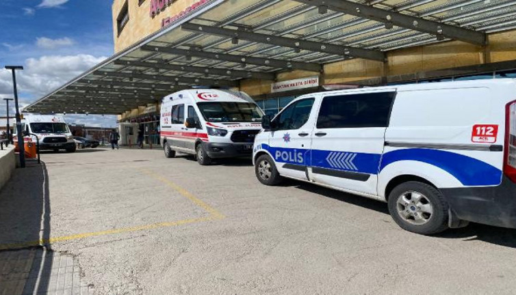 Çorum'da 20 öğrenci, gıda zehirlenmesi şüphesiyle hastaneye kaldırıldı