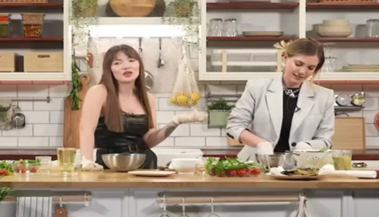 Eda Ece Danla Bilic'e çöpçatanlık yapmaya çalıştı. ''Çocuk 43 yaşında tertemiz bir insan''