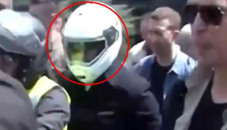 AKP'li isim mitinge polis motosikletiyle gitti. Vatandaş şaşkınlığını gizleyemedi