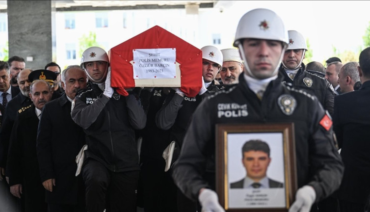 Suriye'de şehit olan polis memurları Barçın ve Barutçu son yolculuğuna uğurlandı