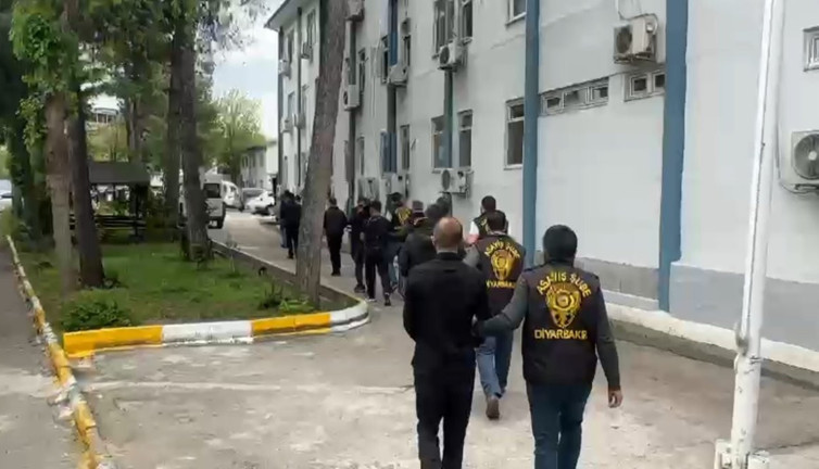 Diyarbakır'daki 'Karot' operasyonunda 10 tutuklama