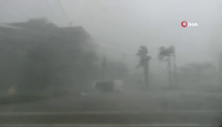 ABD’deki hortumda araçlar uçtu