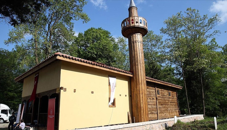 700 yıllık tarihi cami tekrar ibadete açıldı