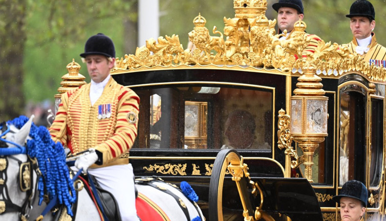 Kral 3. Charles'ın taç giyme törenini protesto eden grubun liderine gözaltı