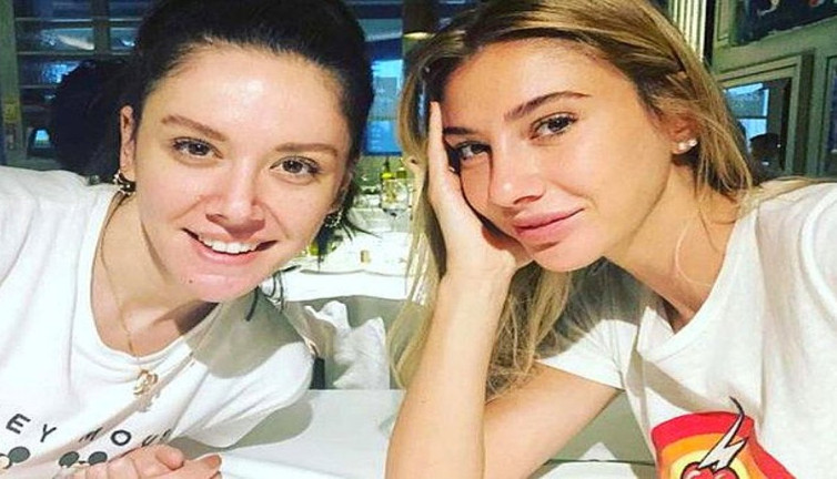 Kübra Açıl 'Biz kaçtık' notu ile paylaştı. Şeyma Subaşı ablasını düğününe davet etmemişti