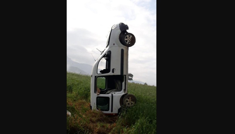 Takla atan araç at gibi şaha kalktı