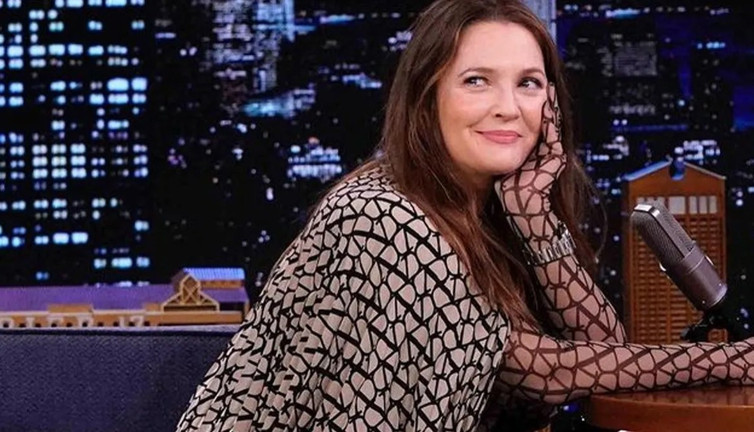 Ünlü oyuncu 2023 MTV ödül töreni sunuculuğundan çekildi. Amerikalı yazarların grevine destek verdi