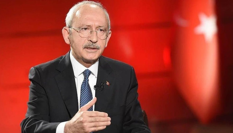 Bir aday Kılıçdaroğlu'nu desteklemek için çekildi. Çekilmemek için direnen Muharrem İnce şokta