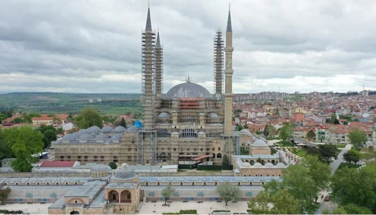 Selimiye Camisi'nin ana kubbesinde kurşun örtü çalışmaları tamamlandı