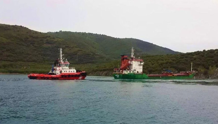 Marmara Adası'nda karaya oturan gemi kurtarıldı (17 Mayıs 2023)