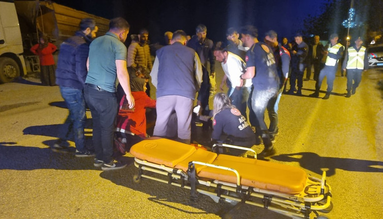 Düzce’de feci kaza! Motosiklet yayaya çarptı: 3 ölü