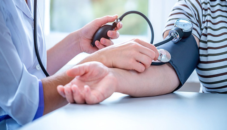 Uzmanı açıkladı: Tansiyonunuzu düzenli ölçtürün uzun yaşayın