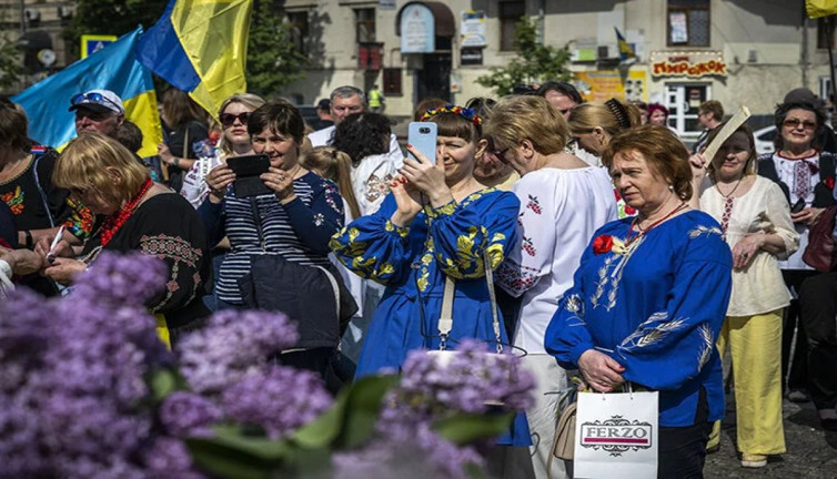 Vışıvanka Günü savaşın gölgesinde kaldı