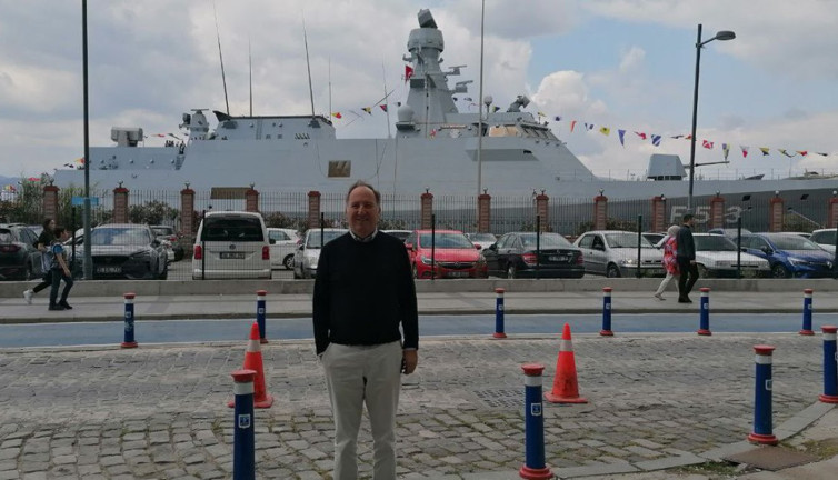İzmir’e demirleyen Milgem korveti TCG Burgazada'yı paylaşan Cem Gürdeniz: Özden Örnek Amiral olmasaydı bu tablo olmazdı