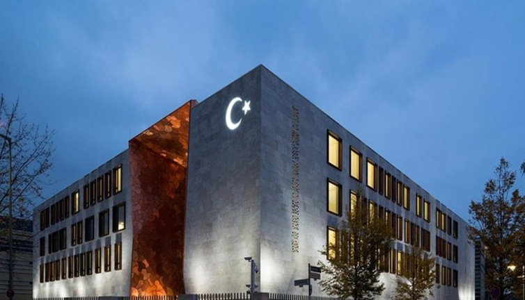 Atatürk Berlin'de anıldı: Türk Büyükelçiliği'nde 19 mayıs töreni