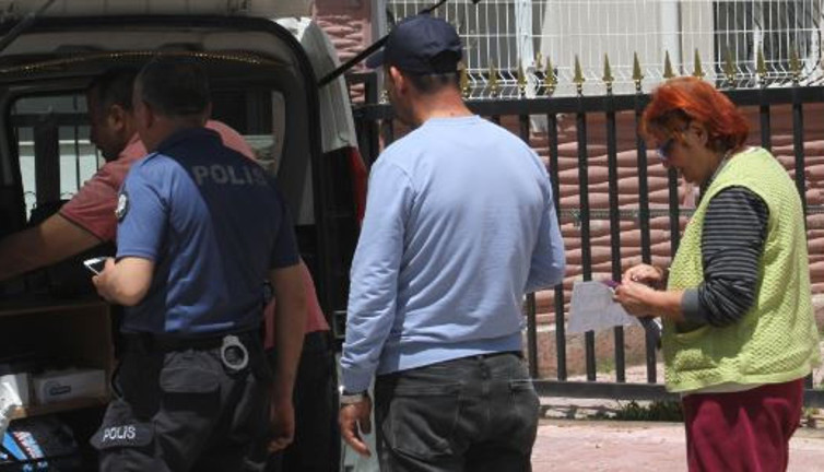 Kapıya açan kadın acıların en büyüğünü yaşadı