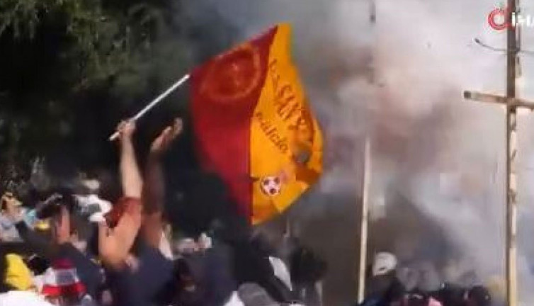 İtalya’da Festa del Soccorso Festivali'nde ortalık savaş alanına döndü