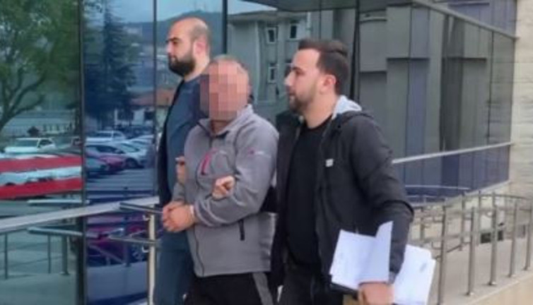 Kadın antrenörü bıçakladı