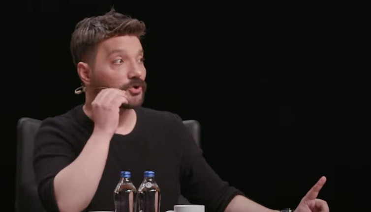 Oğuzhan Uğur televizyon kanallarından gelen isteği açıkladı. Tek bir şartla kabul etti