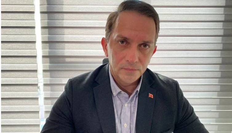 AKP’li Mücahit Birinci ‘Büyük oyunu’ gördü. Habertürk’e Erdoğan’ın flu fotoğrafı üzerinden yüklendi