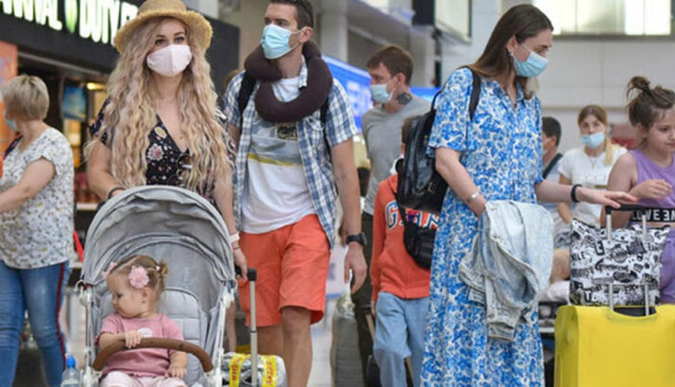 İlk 4 ayda 11 milyon turist geldi