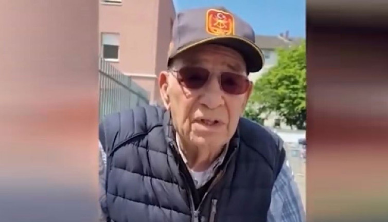 ‘Ülkenin durumu beni çok üzüyor’ diyen 84 yaşındaki gazi oy kullanmak için Türkiye’ye geliyor