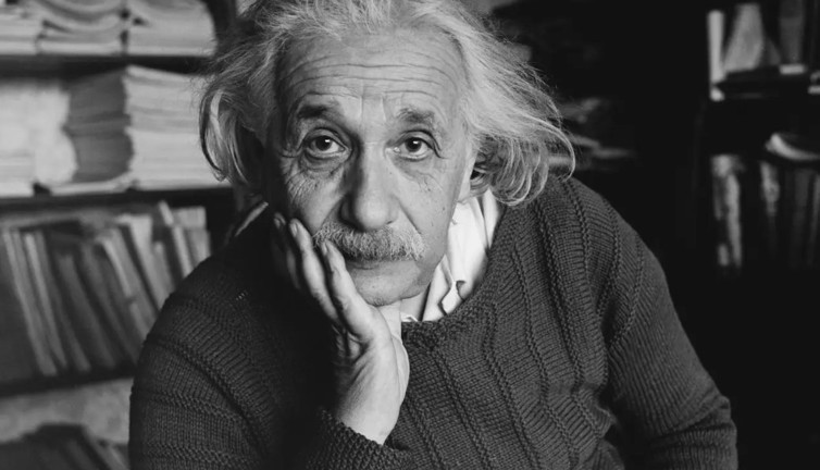 Einstein hayatını kurtarabilecek bir ameliyatı neden reddetti. Yaşama şansı verildi ama kabul etmedi