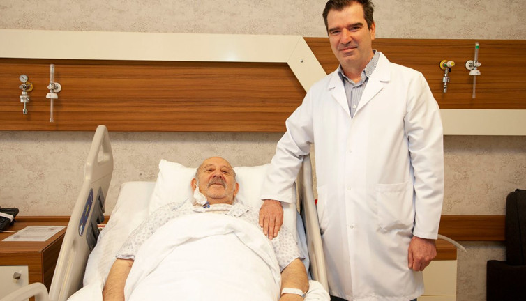 Kabızlık şikâyetiyle gitti kanser çıktı. Ölümcül hastalıktan böyle kurtuldu